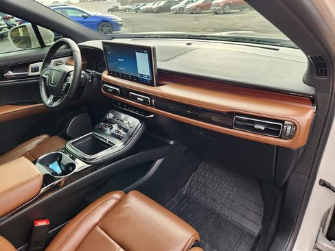 Certified 2021 Lincoln Nautilus Reserve w/ Equipment Group 202A image 15