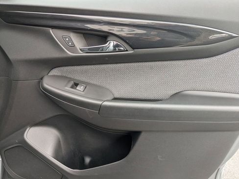 Used 2025 Chevrolet TrailBlazer LT image 32