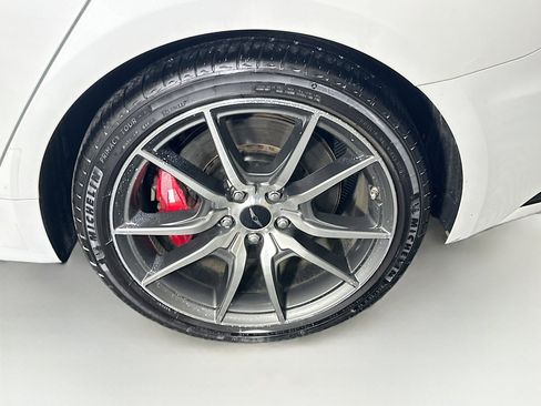 Used 2025 Genesis G70 2.5T image 11