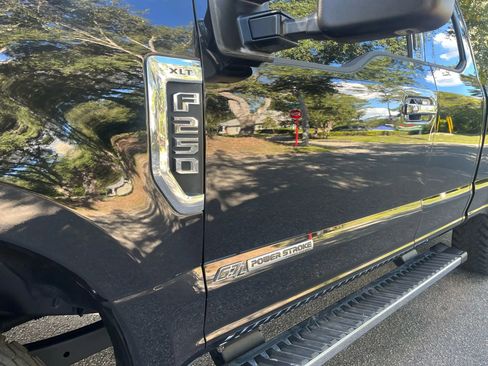 Used 2019 Ford F250 XLT w/ XLT Premium Package image 13