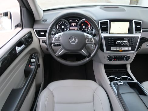 Used 2015 Mercedes-Benz ML 250 BlueTEC 4MATIC w/ Premium 1 Package image 14