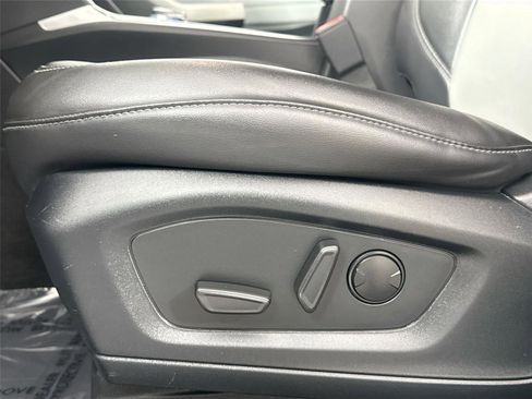 Used 2023 Ford Explorer XLT w/ Equipment Group 202A image 27