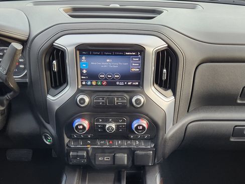 Used 2021 GMC Sierra 2500 SLT w/ SLT Premium Package image 18