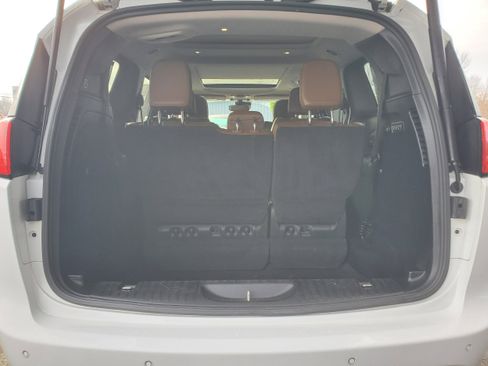 Used 2019 Chrysler Pacifica Limited w/ Tire & Wheel Group image 28