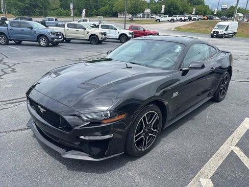 Used 2018 Ford Mustang GT RWD image 4