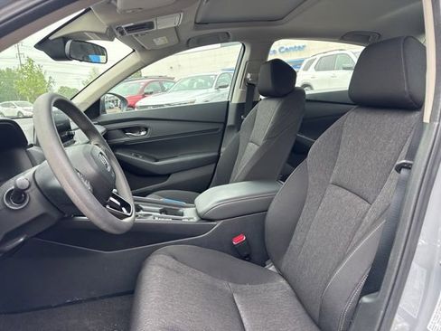 Certified 2025 Honda Accord SE image 18