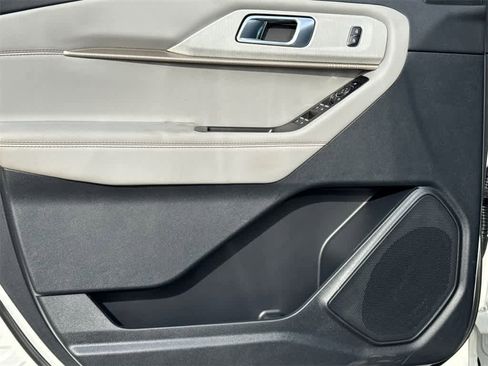 New 2026 Ford Explorer Active w/ Active Comfort Package image 11