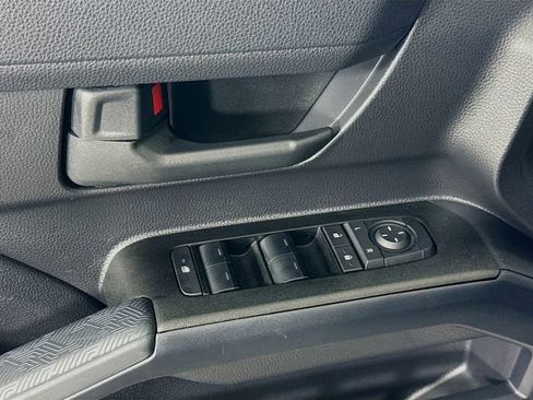 Certified 2025 Toyota 4Runner SR5 AWD/4WD image 17