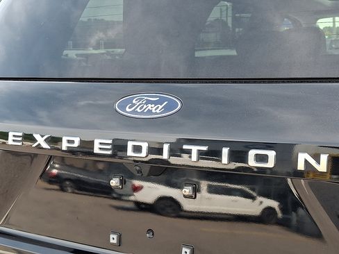 Used 2025 Ford Expedition Active AWD/4WD image 30