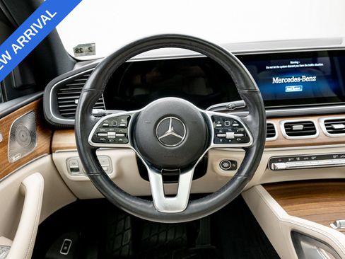 Used 2023 Mercedes-Benz GLS 450 4MATIC image 11