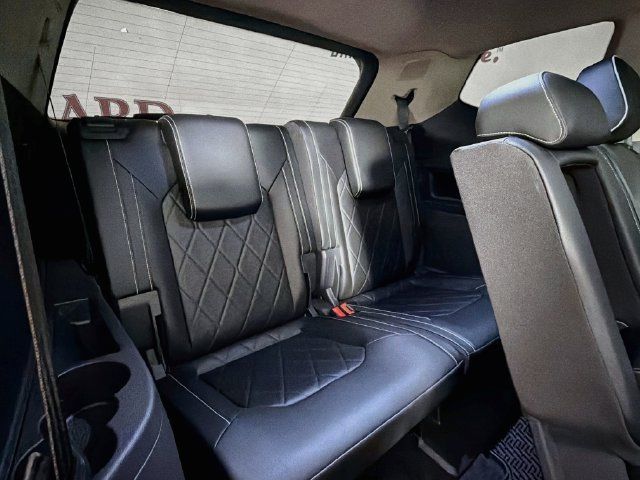 Used 2024 Volkswagen Atlas SEL Premium R-Line AWD/4WD image 34