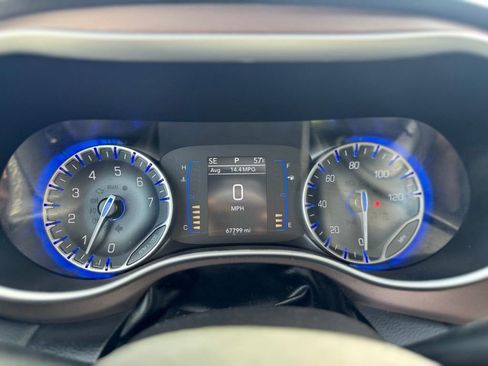 Used 2023 Chrysler Voyager LX image 17