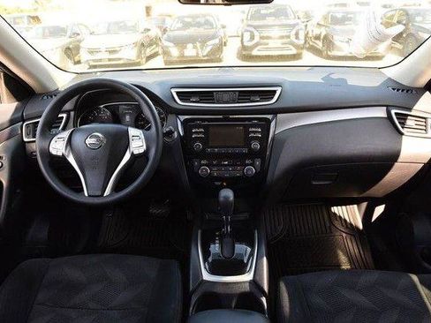 Used 2015 Nissan Rogue SV w/ SV Family Package image 8