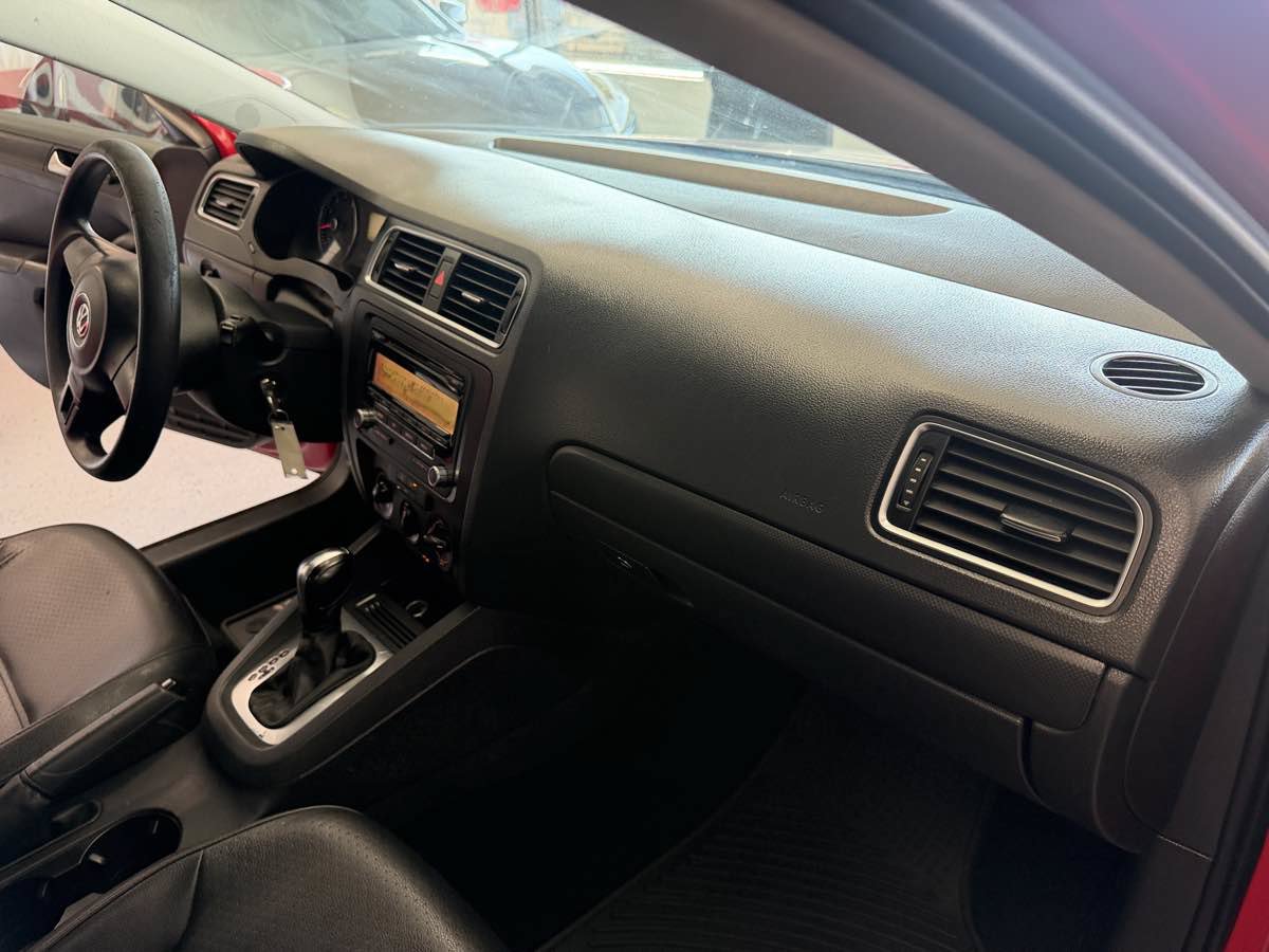 Used 2014 Volkswagen Jetta SE FWD image 13