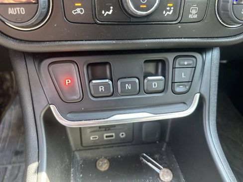 Used 2020 GMC Terrain Denali w/ Denali Premium Package AWD/4WD image 27