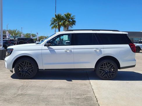 New 2026 Ford Expedition Platinum w/ Stealth Performance Package image 9