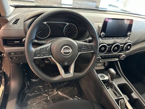 Used 2025 Nissan Sentra SV FWD image 27