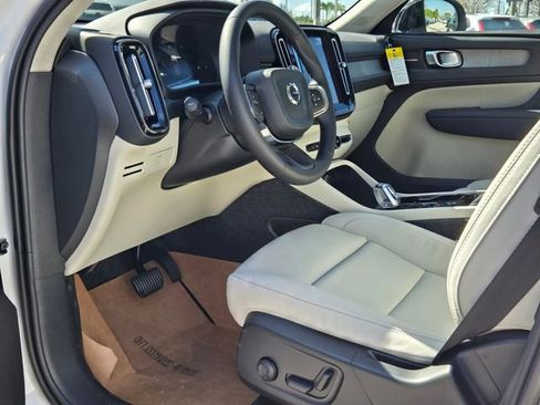 New 2026 Volvo XC40 B5 Ultra image 14