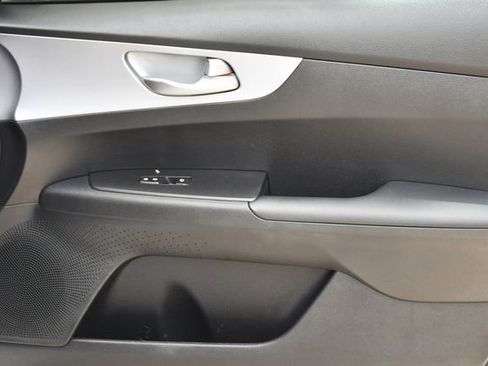 Used 2024 Kia Forte LXS FWD image 27