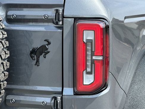 Used 2024 Ford Bronco Wildtrak image 29