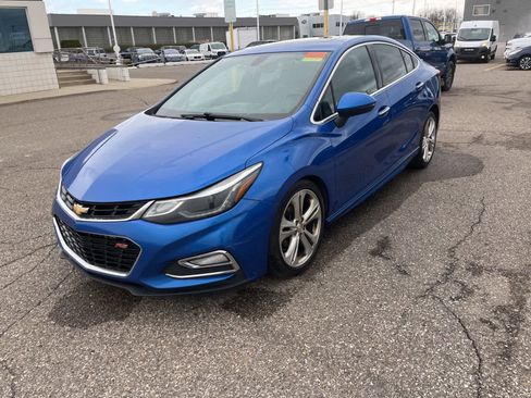 Used 2017 Chevrolet Cruze Premier FWD image 1