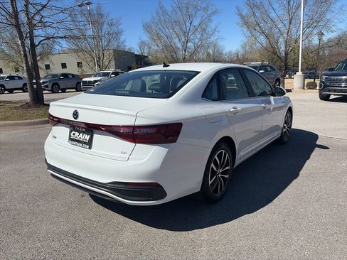 New 2026 Volkswagen Jetta SE FWD image 7
