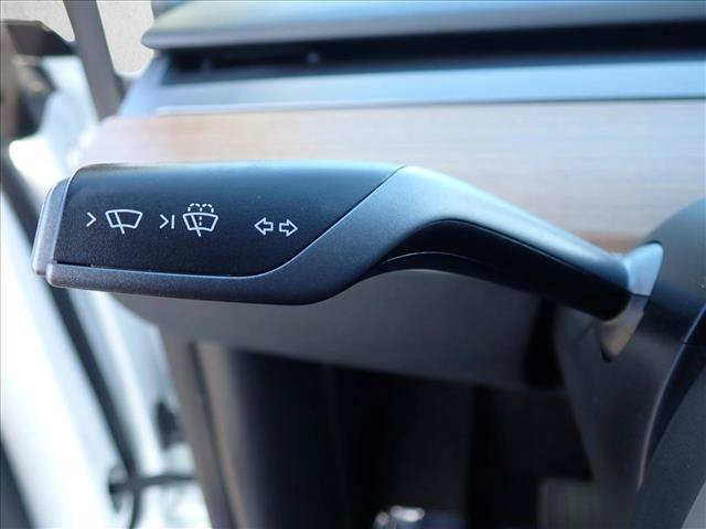 Used 2022 Tesla Model Y Long Range AWD/4WD image 17