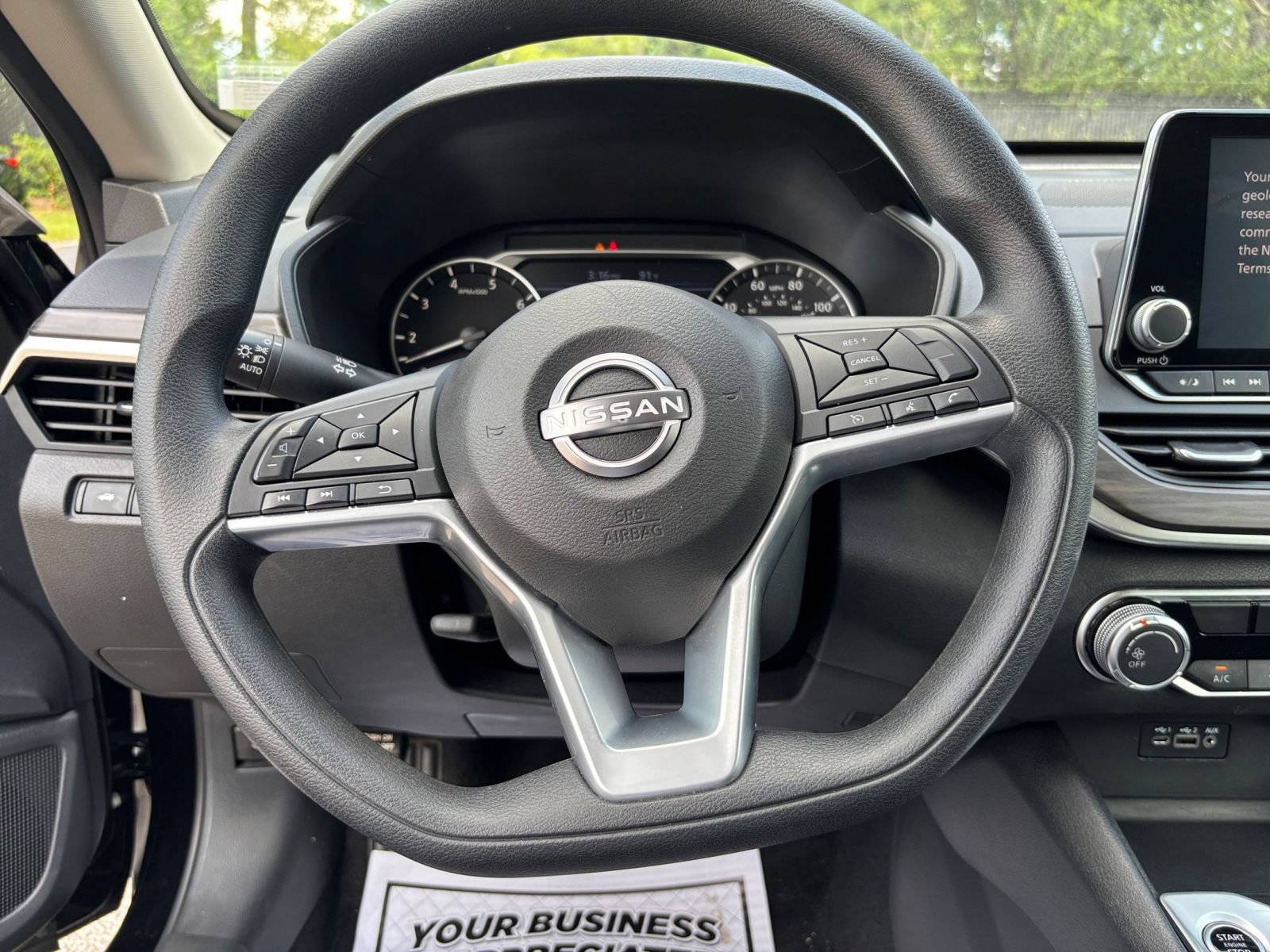 Used 2025 Nissan Altima 2.5 SV FWD image 33