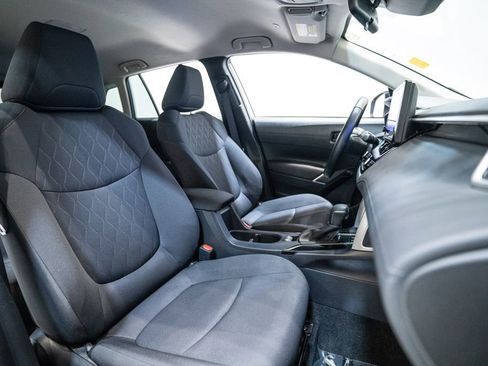 Certified 2025 Toyota Corolla Cross LE image 15