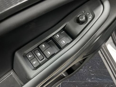 New 2025 Jeep Grand Cherokee L Altitude image 27