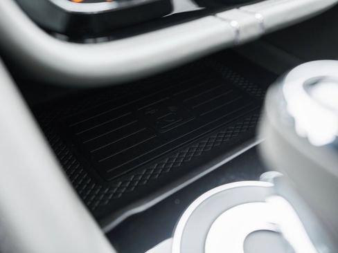 Used 2023 Bentley Bentayga Extended Wheelbase image 69