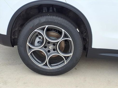 New 2025 Alfa Romeo Stelvio Sprint w/ Convenience Package image 6