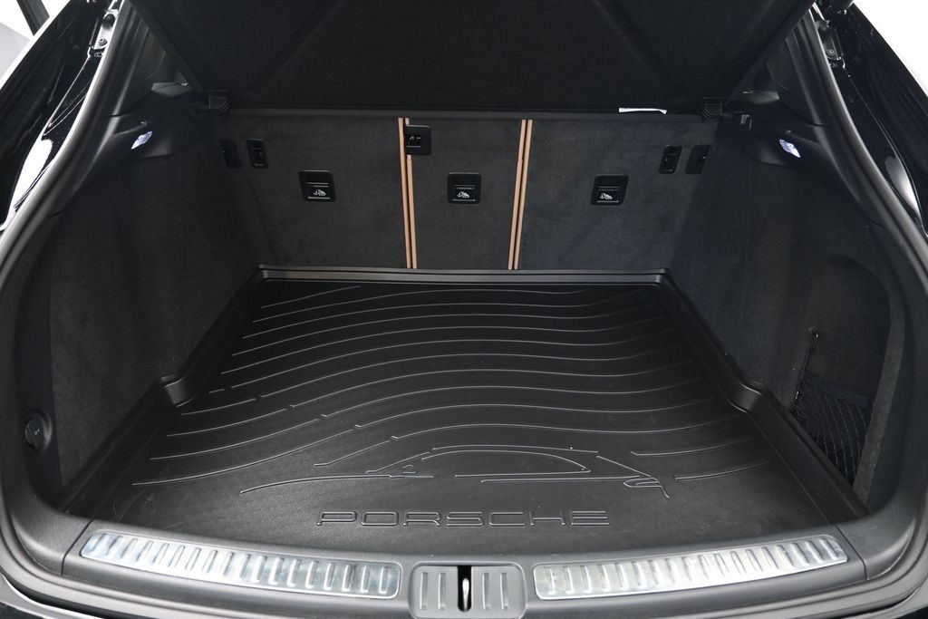 Used 2026 Porsche Macan AWD/4WD image 24