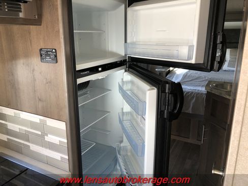 Used 2019 Mercedes-Benz Sprinter 170 image 22