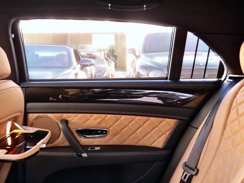 Used 2017 Bentley Flying Spur S W12 image 16