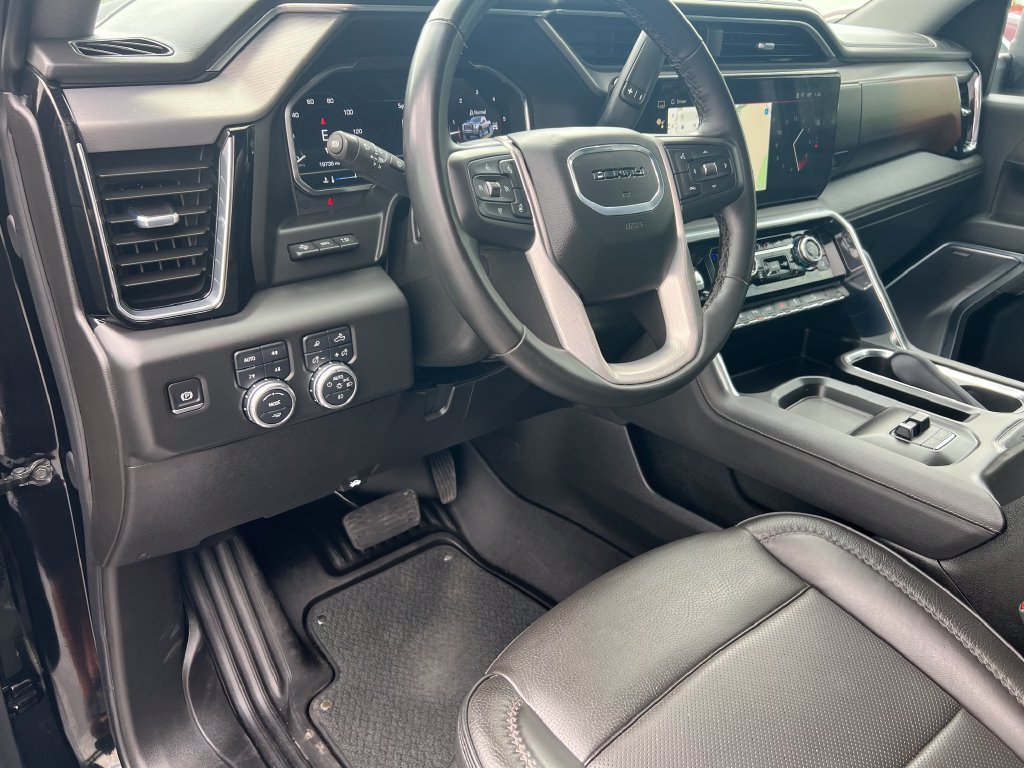 Used 2025 GMC Sierra 3500 Denali w/ Denali Reserve Package AWD/4WD image 25