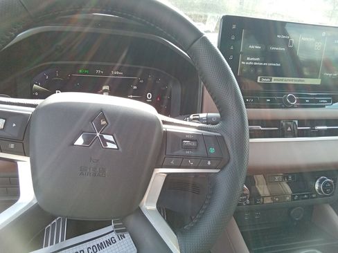 Used 2026 Mitsubishi Outlander SEL AWD/4WD image 17