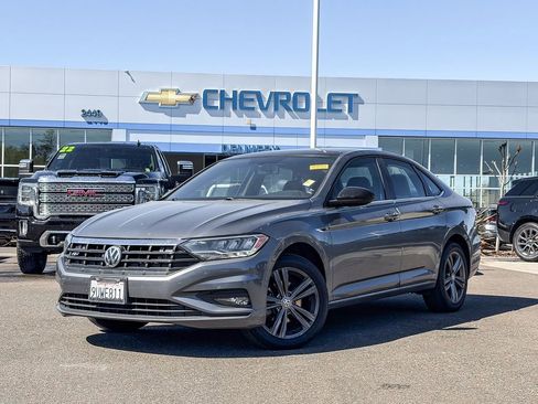 Used 2019 Volkswagen Jetta R-Line w/ R-Line Cold Weather Package image 1