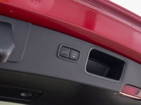 Used 2022 Porsche Macan S image 33