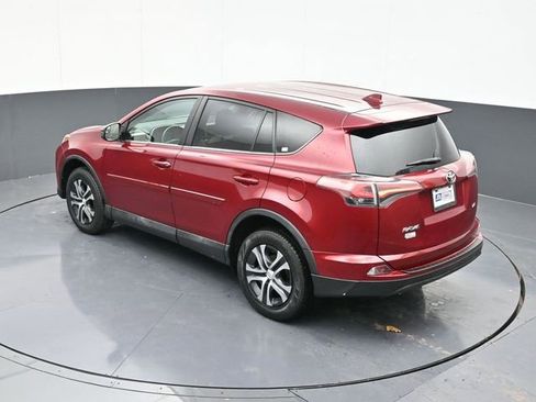 Used 2018 Toyota RAV4 LE image 54