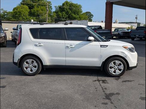 Used 2015 Kia Soul image 4