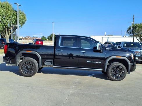 Used 2025 GMC Sierra 2500 Denali Ultimate AWD/4WD image 2