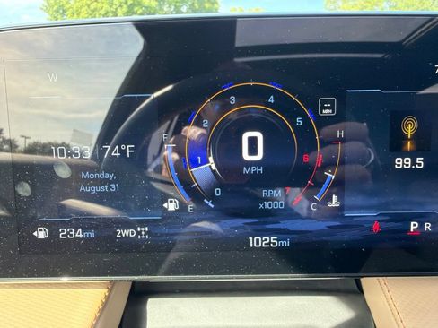 Used 2025 Chevrolet Equinox ACTIV w/ Safety and Technology Package AWD/4WD image 24