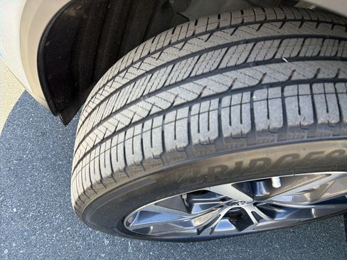 Certified 2023 Acura MDX FWD w/ Technology Package image 12