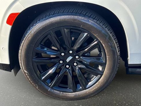 Certified 2022 Cadillac Escalade Sport Platinum AWD/4WD image 10