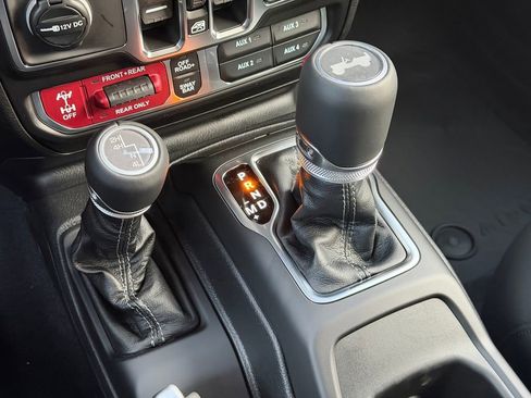 New 2026 Jeep Wrangler Unlimited Rubicon AWD/4WD image 22