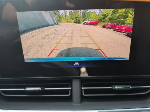 Used 2025 Chevrolet Trax RS FWD image 18