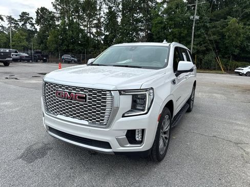 Used 2021 GMC Yukon Denali AWD/4WD image 4