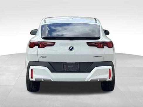 Certified 2025 BMW X2 xDrive28i w/ Technology Package AWD/4WD image 8