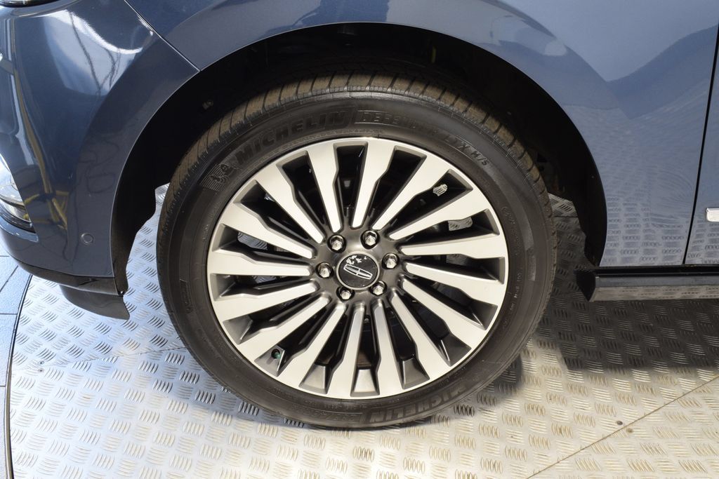Used 2019 Lincoln Navigator Reserve w/ Cargo Package AWD/4WD image 37